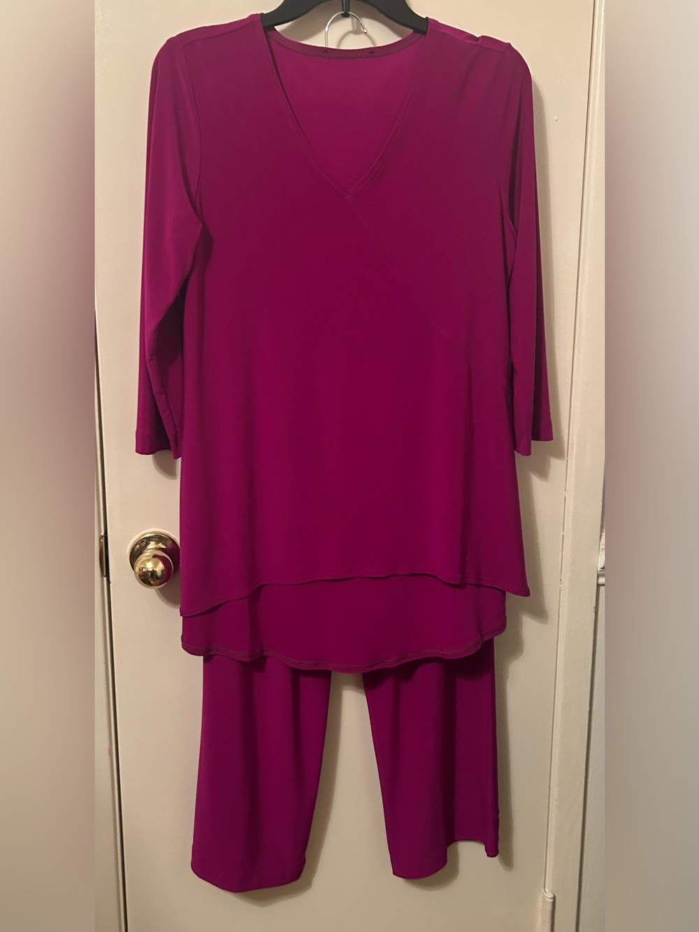 CSC Studio Women's Short Sleeve 2 Piece Set in Vibrant Magenta Color- Sz Medium